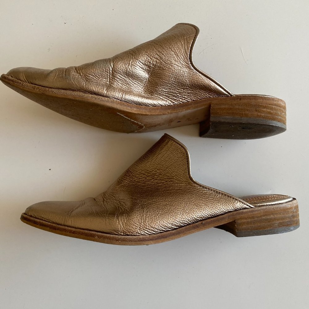 Corso Como 'Dylan' Pointy Toe Mule Champagne 7M - Picture 3 of 8